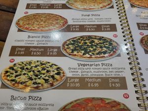Only one pizza vege at Happy Special Pizza in Kampot