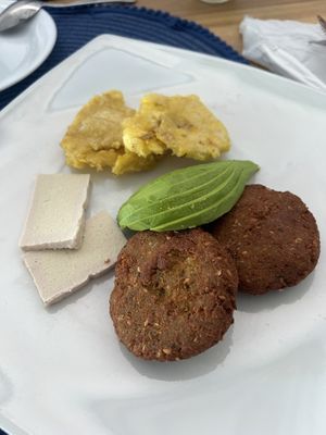 Vegan breakfast with Falafel 🧆 and Patacones  at Hotel Miconia Restaurant in San Cristobal