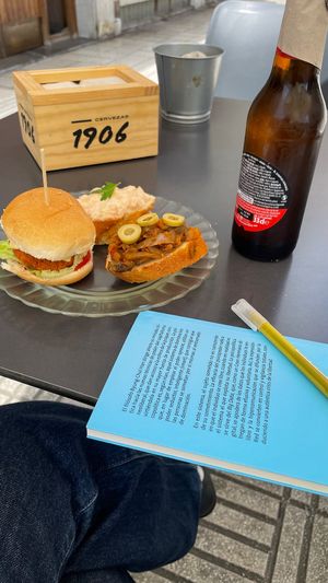 Tienen terraza y como está apartado es muy tranquilo   at La Madriguera in Bilbao