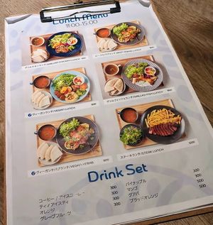 Lunch menu at Absinthe Org. Salad & Grill - アブサン・オーグ in Osaka