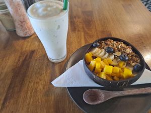 Acai bowl at Seasalt and Sage in Koh Phangan