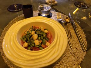 Edamame with tomato and fried tofu at Kinzu Sushi Experience in Rovereto