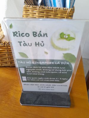 Notice on the table at CHAY GIA ĐÌNH NHẬT HẠ in Ho Chi Minh City