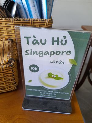Notice on the table at CHAY GIA ĐÌNH NHẬT HẠ in Ho Chi Minh City