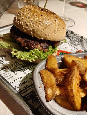 Beyond burger at Hotel & Restaurant Fines in Santa Magdalena