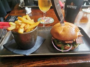 Vegan burger avec extra bacon végétal at BarBarossa - Oliver Plunkett Street in Cork