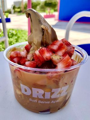 Strawberry biscoff bowl  at Drizz Soft Serve Açai in Dubai
