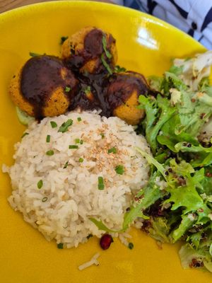 Boulettes de lentilles avec riz at Ou Bien Encore in Geneva