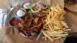 Burger at Nanuchka in Tel Aviv