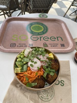 Falafel bowl with spicy soy saucee  at SO Green in Nice