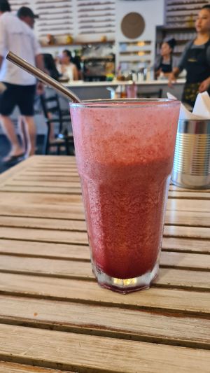 Blueberry smoothie at Galapagos Deli in Puerto Ayora