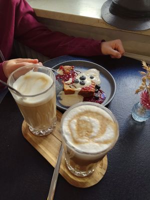  at Bato Café in Munich