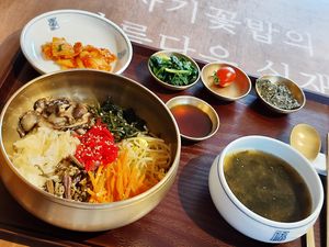 7 Vegetables Bibimbap at Bukchon Gwang - 북촌광 in Seoul
