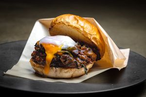 京丹後牛使用
NIWA自家製すき焼きバーガー at Niwa in Kyoto