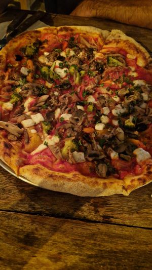 Vegetarian pizza subd vegan cheeze, added brokkoli at Pizza Shack Kuta Lombok in 