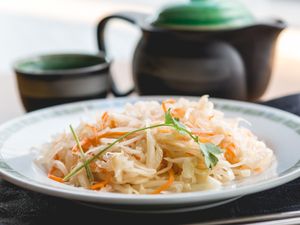 salade at Toutofu in Paris