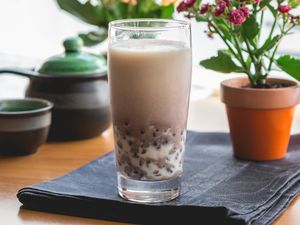 jus haricots rouge at Toutofu in Paris