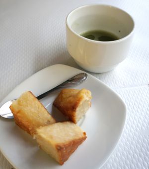 Volcan noyé au matcha at Toutofu in Paris