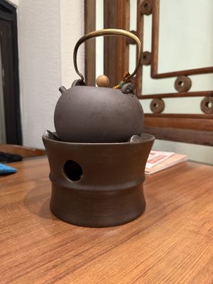 Tee, der vom Restaurant gereicht wird.   at Zen Tea Restaurant in Taipei