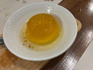 Osmanthus jelly: bland at Zen Tea Restaurant in Taipei