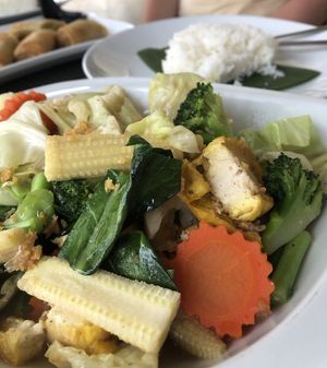 Stir fry with vegetables and tofu  at Me Dee Kitchen in Koh Kut