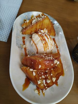 French toast with ice cream at Maora Restaurant - Batignolles in Paris