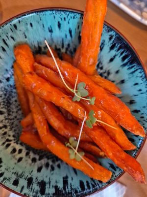 Sweet potato fries at Maora Restaurant - Batignolles in Paris