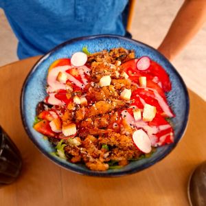 Salade lézard 🥗 at Maora Restaurant - Batignolles in Paris