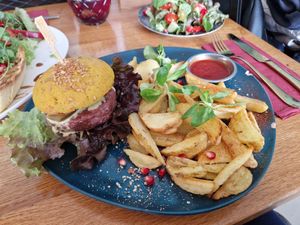 Double Cheese Beyond Meat Burger at Energetic Life in Nuertingen