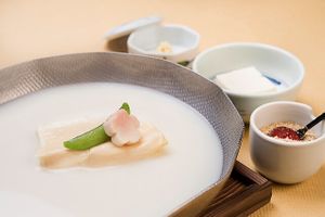 Hot Tofu at Yuba & Tofu Restaurant Umenohana Honmachi - 梅の花 本町店 in Osaka