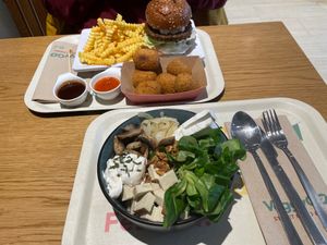 Bowl French Kiss, Spartacus Menue and filled Wheat Balls at VeggyGO   in Neu-ulm