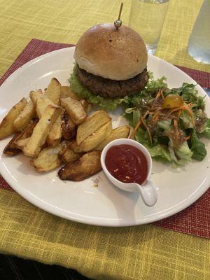 Veggie burger  at Samlee's Garden in Pakxe