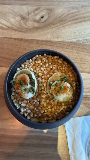Amuse - maïskoekje met Japanse mayo en koolrabi  at Graansilo in Groningen