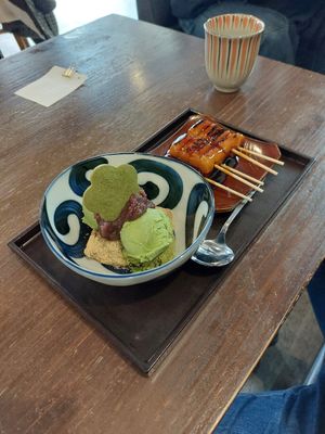 Small parfait and dango set (1000¥) at Umezono - Sanjo Teramachi Store in Kyoto