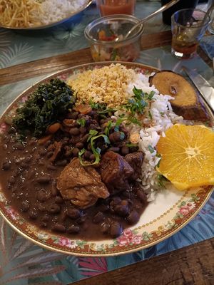 Feijoada vegana at Vêjé Viver Bem  in Nice