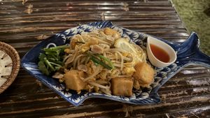 Vegetarian Pad Tha  at Natural Cafe in Gifu