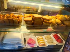 Fried carrot cake etc at Kwan Tzi Zhai Vegetarian Cuisine 觀自齋 - Geylang in Central Singapore