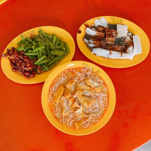 Foodie birdeye view at Kwan Tzi Zhai Vegetarian Cuisine 觀自齋 - Geylang in Central Singapore