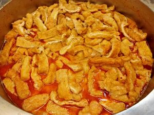 Pot of laksa gravy at Kwan Tzi Zhai Vegetarian Cuisine 觀自齋 - Geylang in Central Singapore