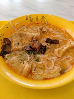 Laksa $4 at Kwan Tzi Zhai Vegetarian Cuisine 觀自齋 - Geylang in Central Singapore