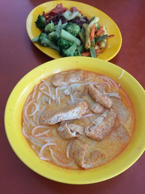 Laksa at Kwan Tzi Zhai Vegetarian Cuisine 觀自齋 - Geylang in Central Singapore