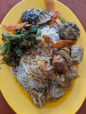 Noodles with 4 options at Kwan Tzi Zhai Vegetarian Cuisine 觀自齋 - Geylang in Central Singapore