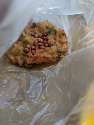 Crispy fritter at Kwan Tzi Zhai Vegetarian Cuisine 觀自齋 - Geylang in Central Singapore