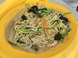hokkien mee $5 👍🏻👍🏻👍🏻 at Kwan Tzi Zhai Vegetarian Cuisine 觀自齋 - Geylang in Central Singapore