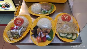 Sample dishes at Kwan Tzi Zhai Vegetarian Cuisine 觀自齋 - Geylang in Central Singapore