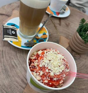 Veganes Spaghetti-Eis mit Latte Macchiato (Oatly) at Eiscafé Krönchenkugel in Siegen