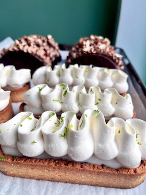Vegan lime tart at Ametà Bakery in Copenhagen