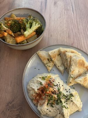 Brasa pa’ picar and hummus  at Oh My Vegan in Madrid