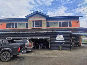 Located inside here at Sing Garden Popiah & Chai Kueh in Kuching