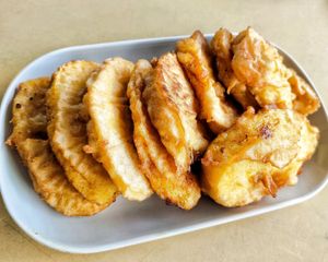 My favorite fried banana fritters at Sing Garden Popiah & Chai Kueh in Kuching